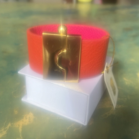 Bracelets rust/burnt orange color, the one on top is the only one left - Picture 2 of 2